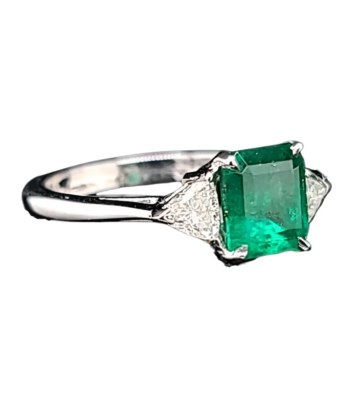 Emerald Glow Ring